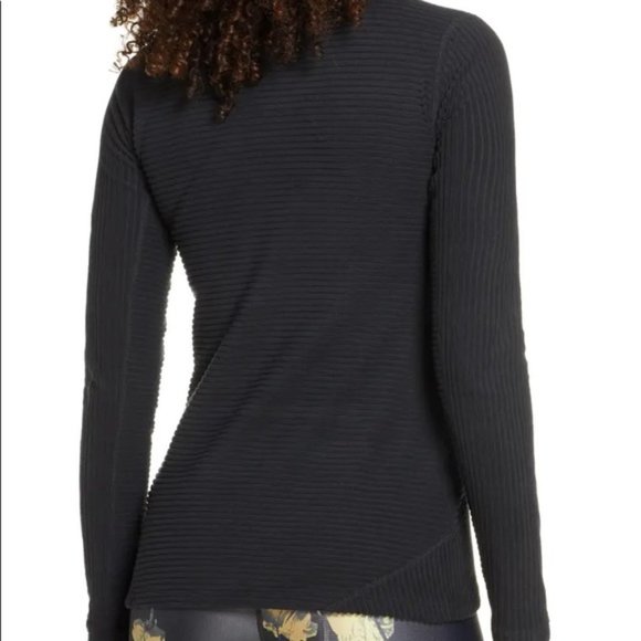 Nike Pro Hyperwarm Long Sleeve Turtleneck Top NWT - Picture 3 of 11